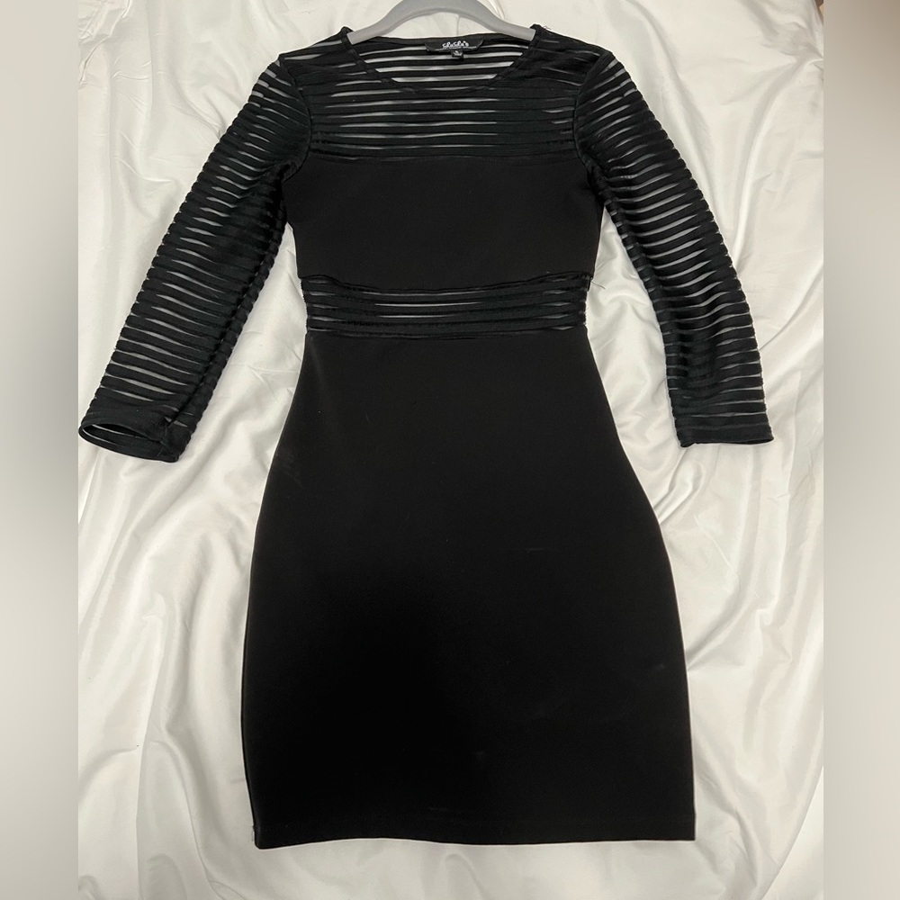 Lulu’s black dress